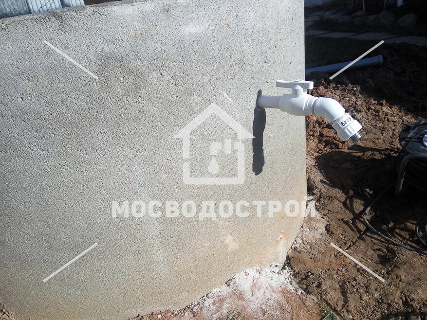 Установка насоса для обустройства колодца
