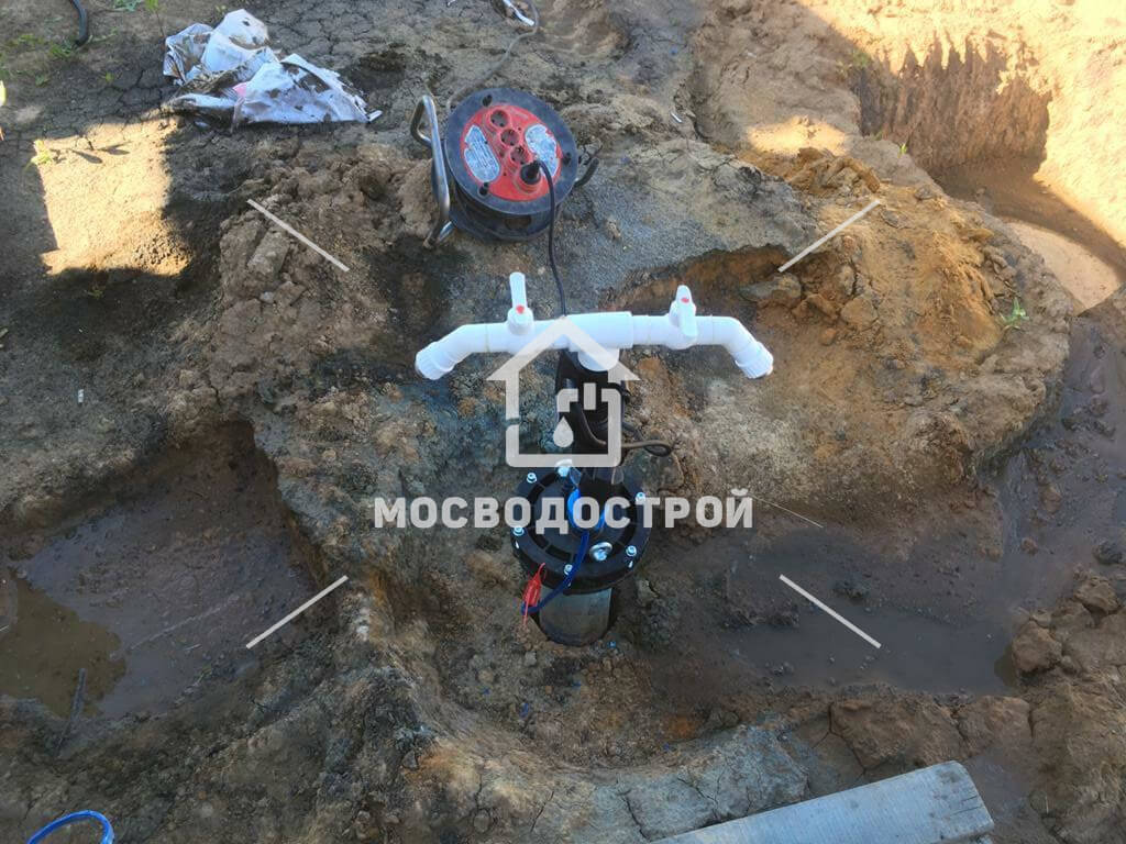 Скважина с оголовком в кп караваево озеро 2 (10)