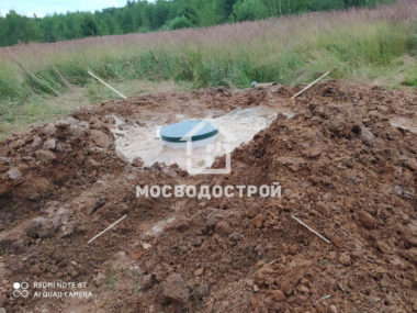 Скважина с кессоном в днт васильково 3